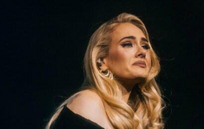 Adele reveals she collapsed backstage during her Las Vegas residency
