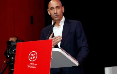 Spain’s soccer federation stands by its chief Rubiales