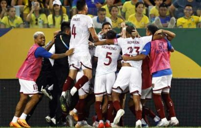 Football PIX: Argentina win; Venezuela hold Brazil